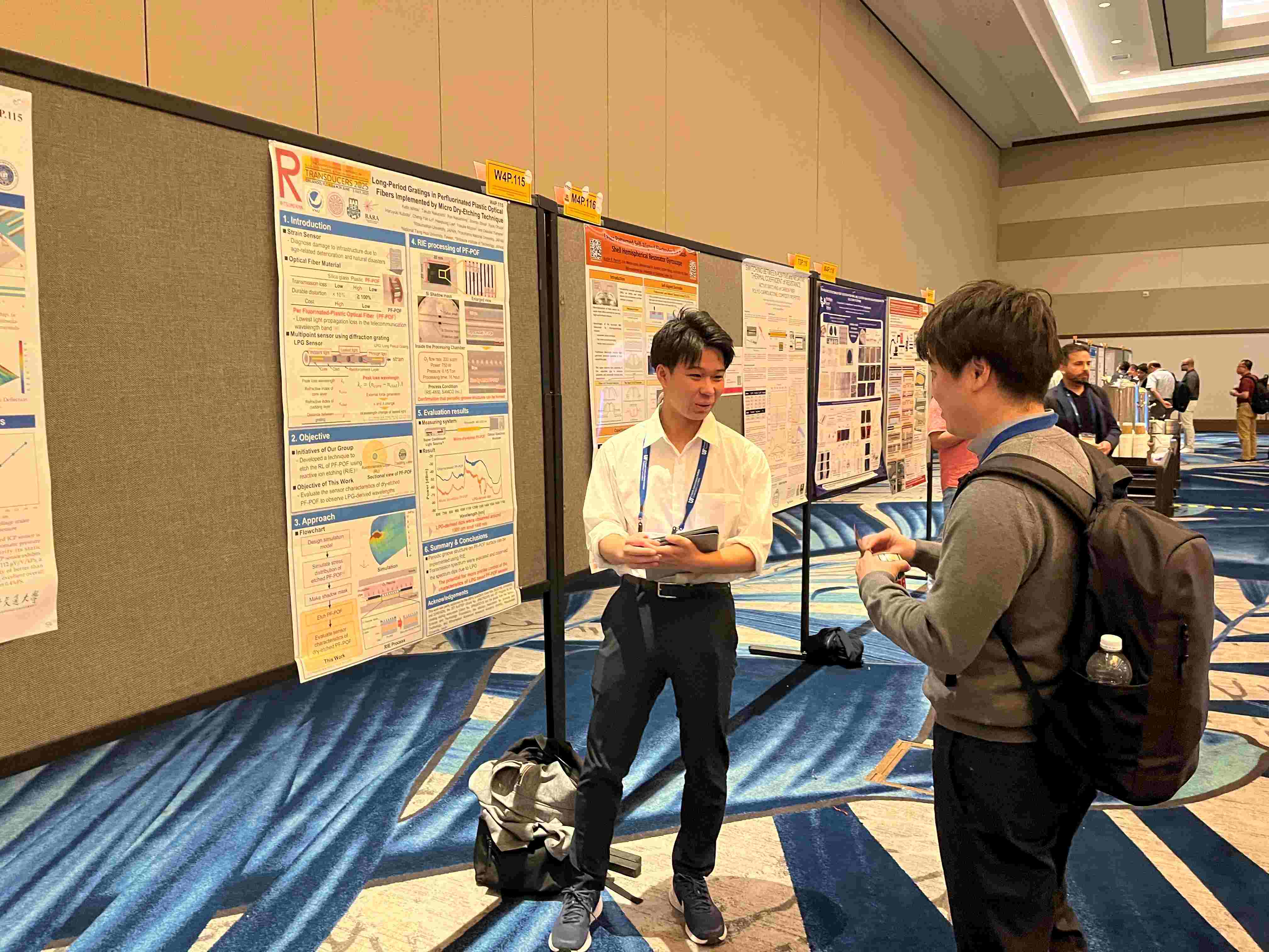 国際会議：Transducers2025@米国で、学生が発表し、山根がイベントに